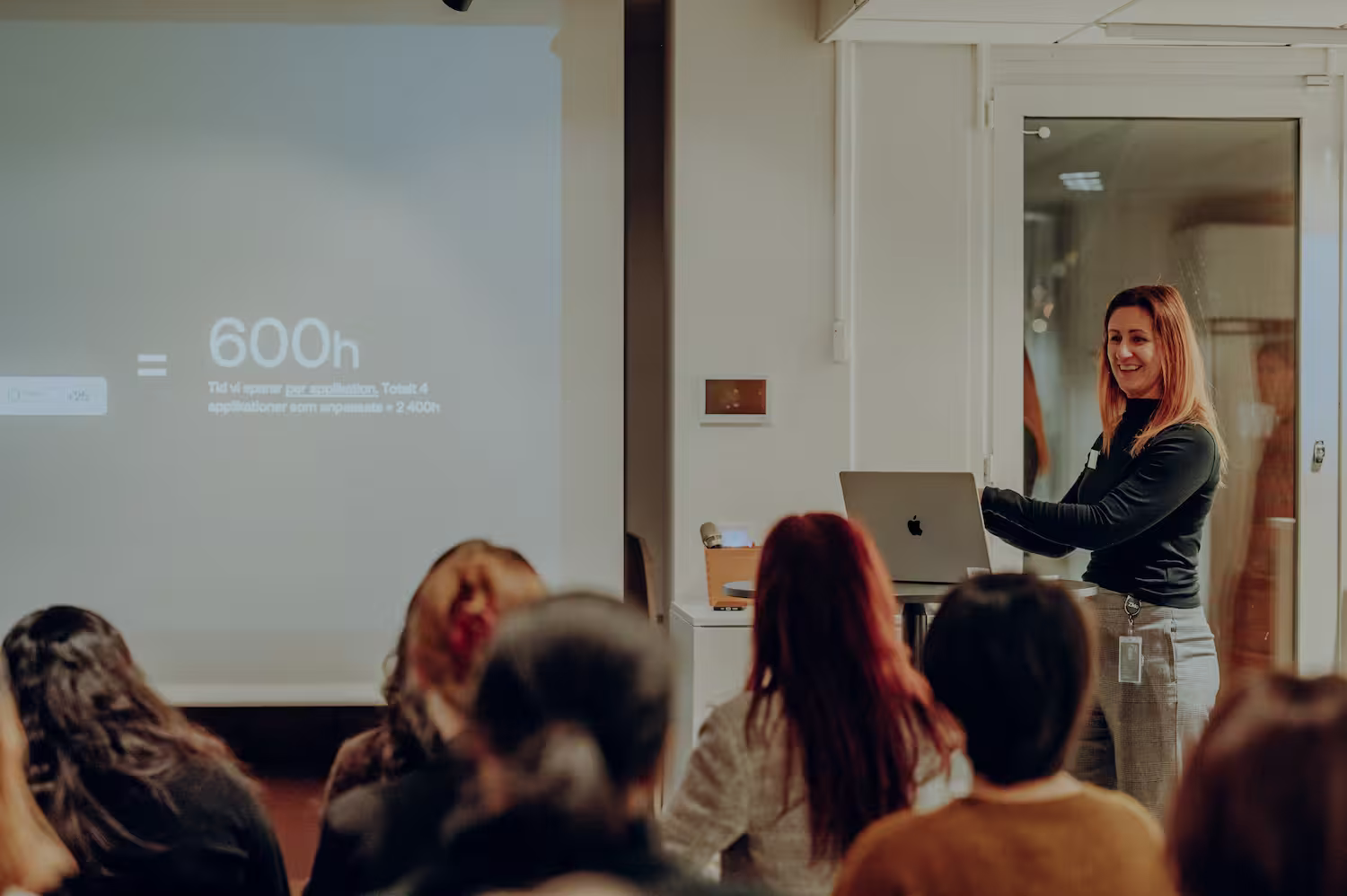 Jessica speaking at Ziklo